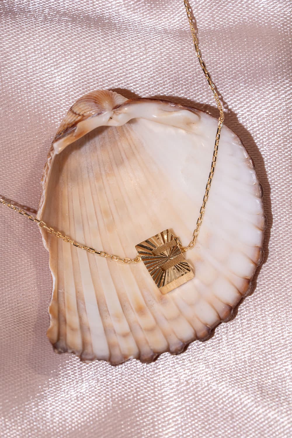 Solara Recta Necklace 18k